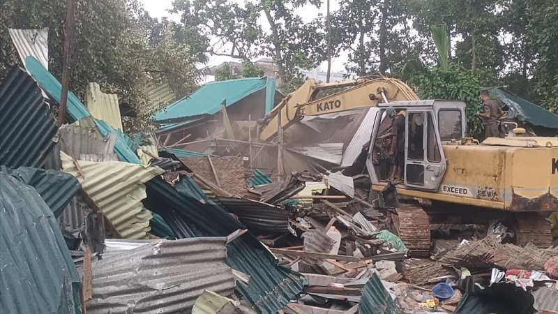 গাজীপুরে ৪০০ অবৈধ স্থাপনা উচ্ছেদ করেছে বন বিভাগ